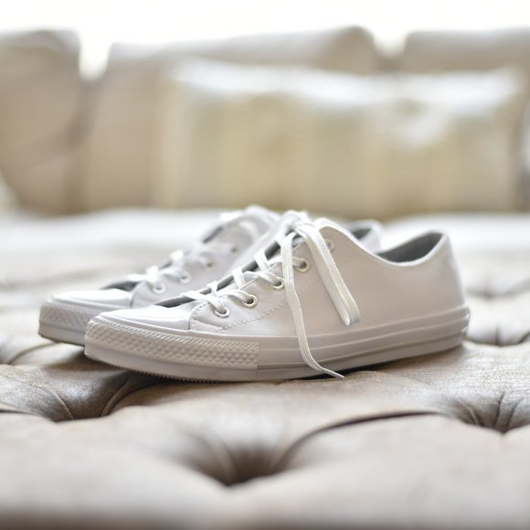 solid white converse shoes